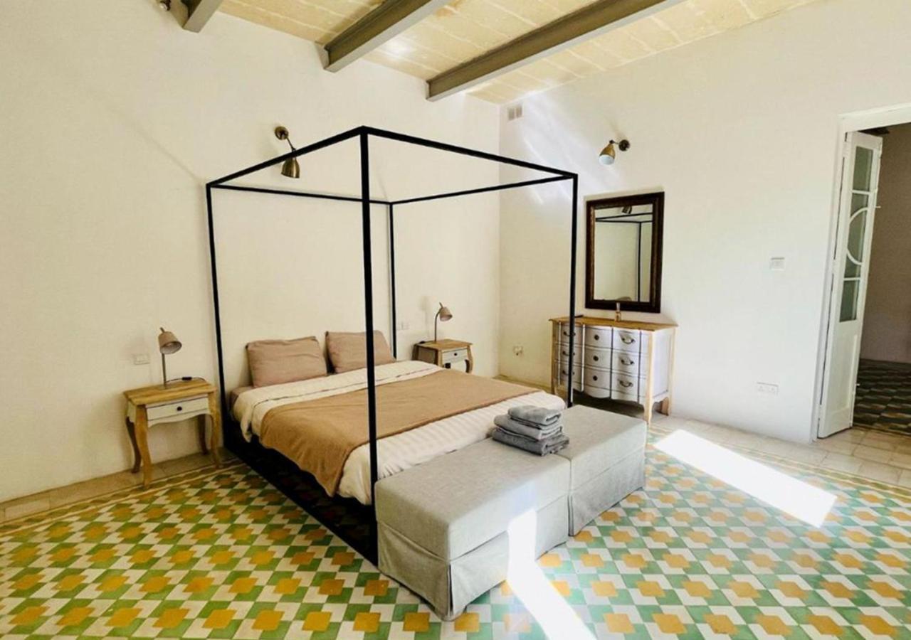 Deluxe One Bedroom Apartment 10 Meters From Valletta Center Esterno foto